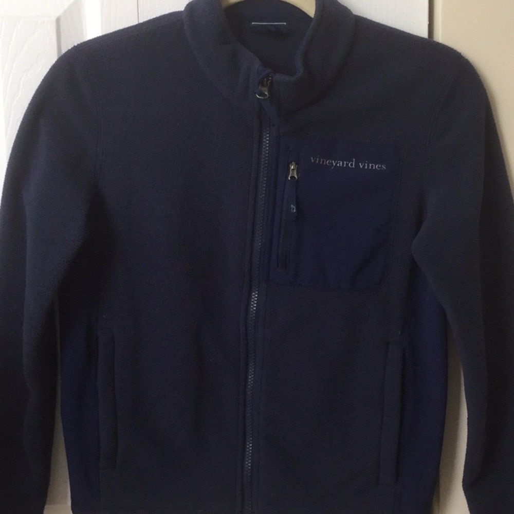 Beautiful! Vineyard vines fleece jacket.🐳